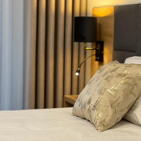 4u Plac Wolnosci 6 포즈난