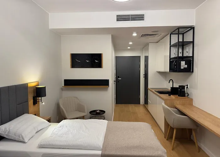 4u Plac Wolnosci 6 포즈난